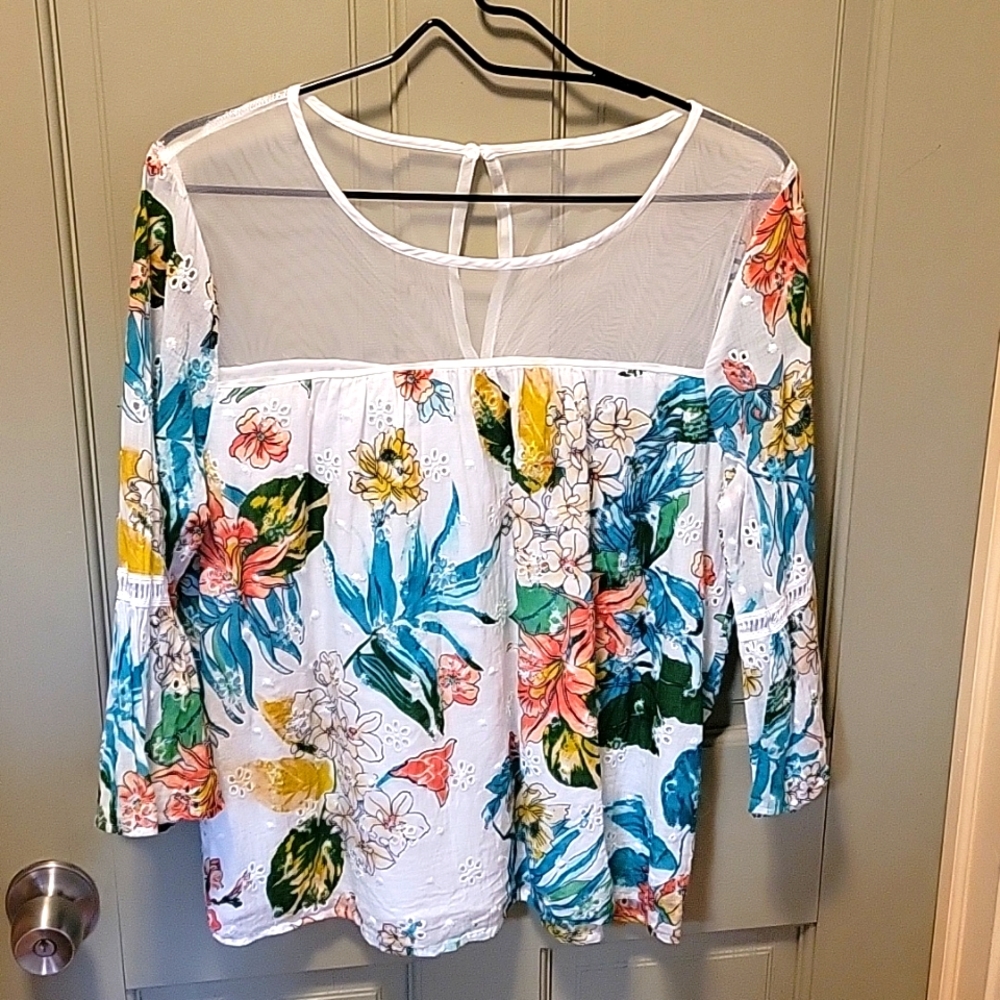 NY & CO WHITE & GREEN EUC EYELET SHEER TOP BLOUSE